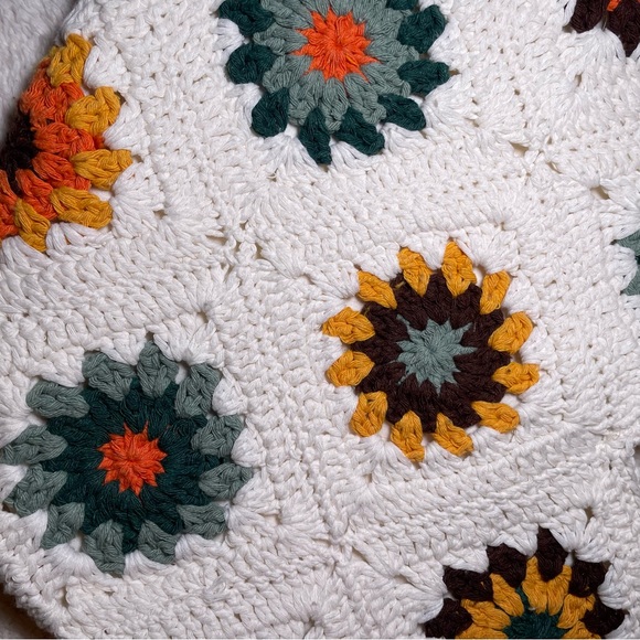 Handcrafted Floral Crochet Granny Square Crossbody Bag - Picture 9 of 13